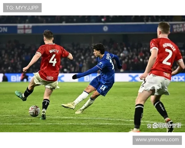 无球跑动与串联能力：菲利克斯的战术价值