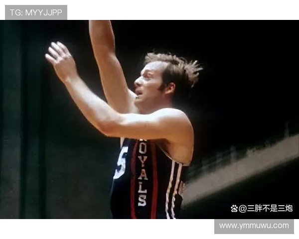 奥斯卡·罗伯特森无球跑动改变防守布局，主导三双节奏